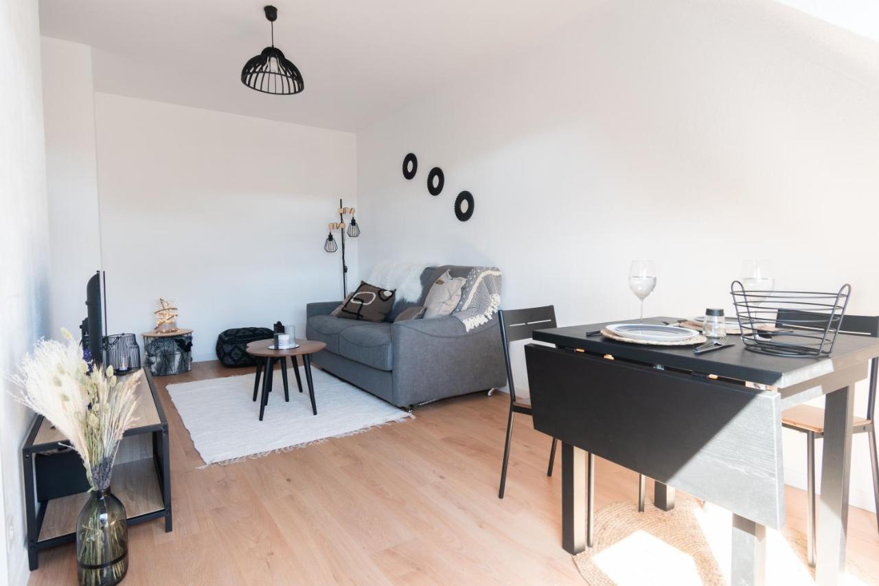 Appartamento Bienvenue Chez Vous Tres Calme Et En Plein Centre Mantes-la-Jolie Esterno foto
