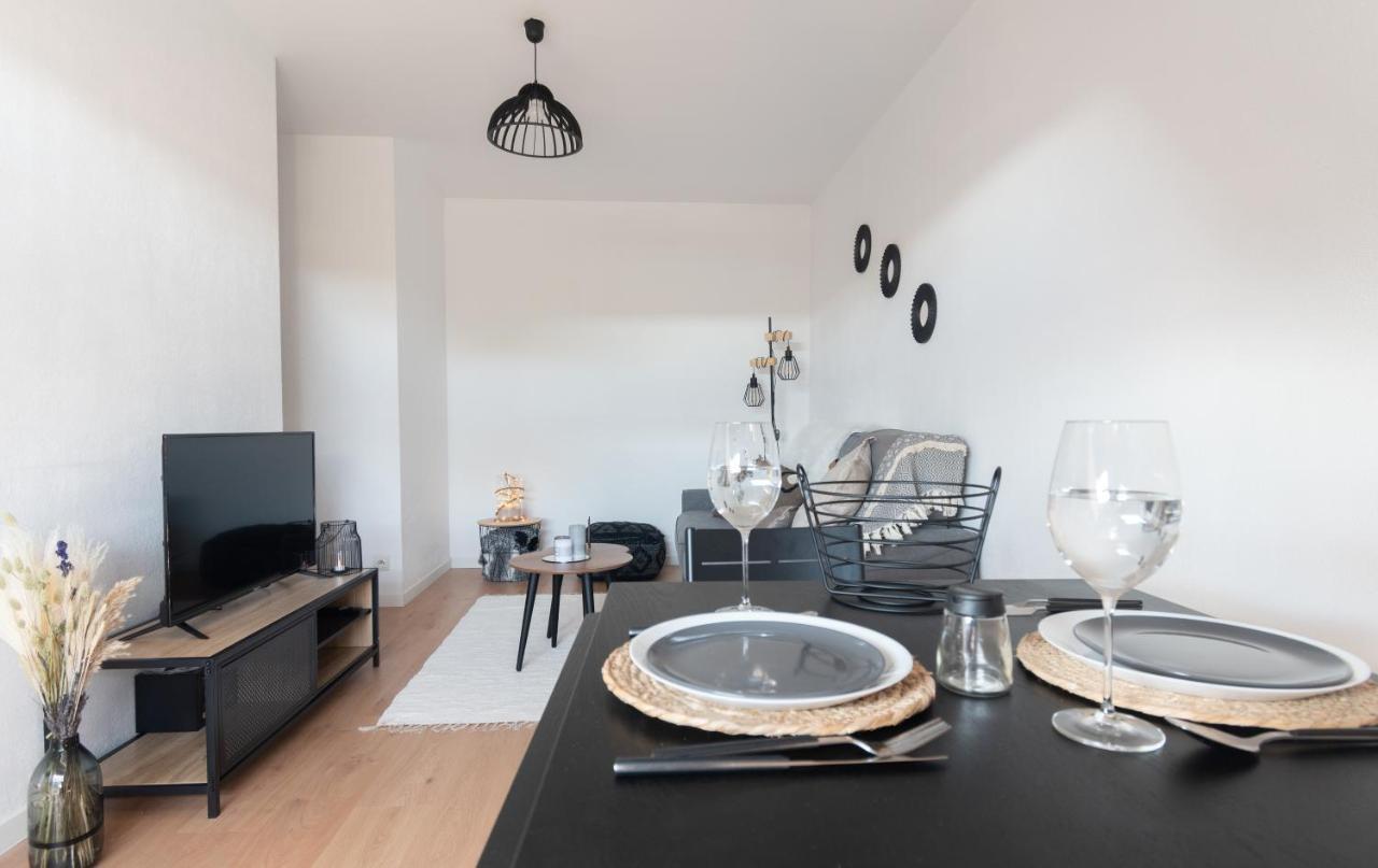 Appartamento Bienvenue Chez Vous Tres Calme Et En Plein Centre Mantes-la-Jolie Esterno foto